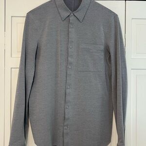 Lululemon commission long-sleeve shirt pocket